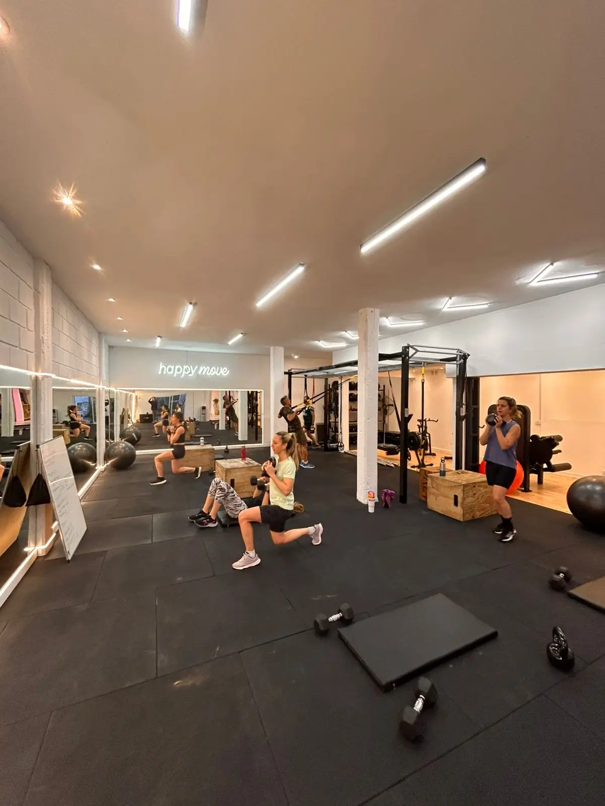 Happy Move Gimnasio - Instalaciones principales